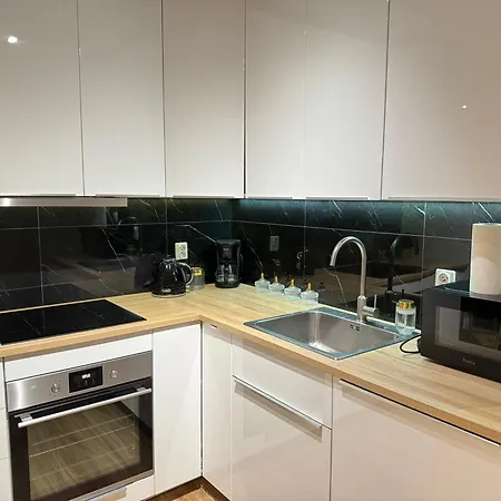 Good Time Centrum Strzelecka B * Poznań